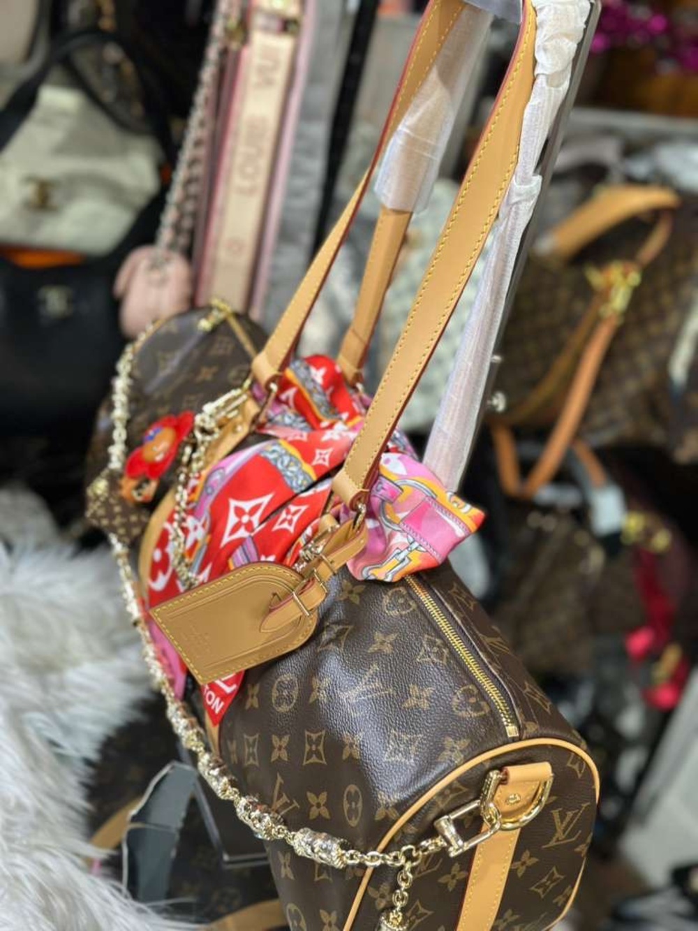 Louis Vuitton Brown Monogram Barrel Bag with Pink Scarf Detail (Master Clone) - Picture 7 of 10